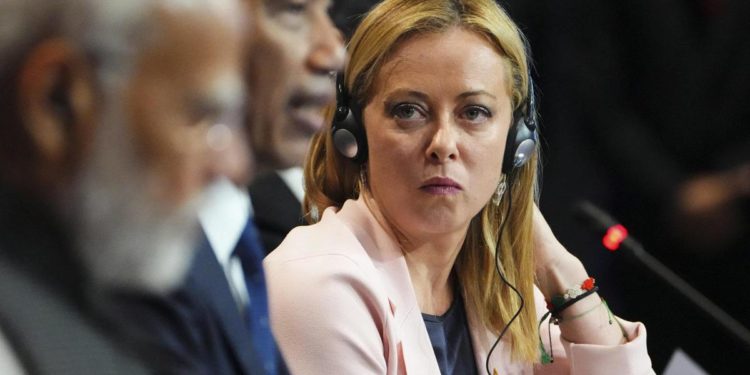 Covid, Meloni: “Non sacrificare libertà cittadini per tutela salute”