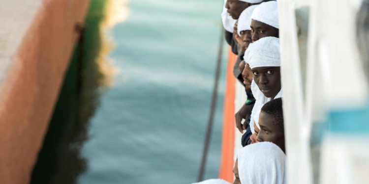 Migranti, Ue verso nuove regole per ong