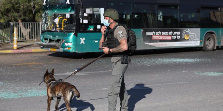 Esplosioni a fermate autobus Gerusalemme, almeno un morto