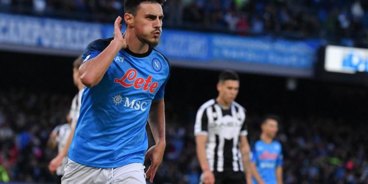 Napoli-Udinese 3-2, la fuga azzurra continua