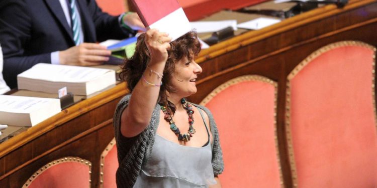 Frana Ischia, l’ex 5S Nugnes: “Subii pressioni per mio no a condono”