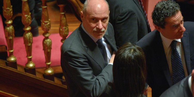 Frana Ischia, l’ex M5S De Falco: “Cacciato per mio no a condono, Conte corresponsabile disastro”