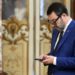 Via cellulare ai bulli, plauso di Salvini a proposta. Ma per i social “servono i lavori forzati”