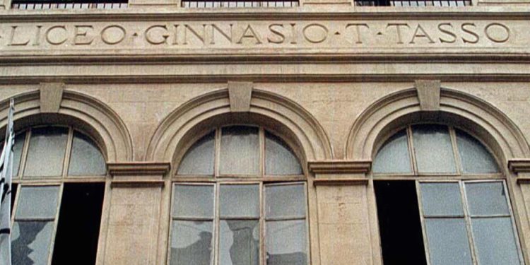 Scuola, preside Tasso: “Liceo occupato da esigua minoranza chiusa a confronto democratico”