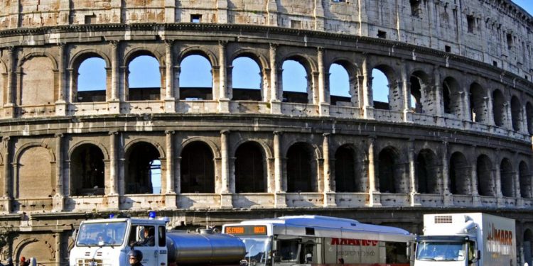 Csel, in era pre-crisi energetica spesa media delle bollette dei Comuni italiani era 30mila euro mese
