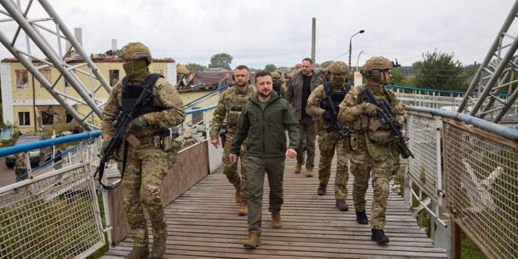 Ucraina, Zelensky: “Russia ha distrutto infrastrutture Kherson”