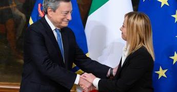 2022, ‘staffetta’ Draghi-Meloni: a Palazzo Chigi la prima donna premier