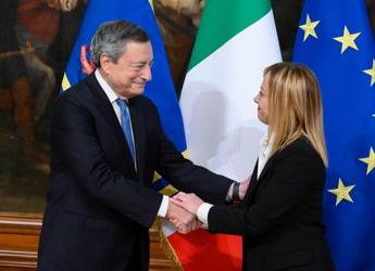 2022, ‘staffetta’ Draghi-Meloni: a Palazzo Chigi la prima donna premier