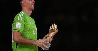 Argentina campione, Martinez spiega il gesto: “Ecco perché l’ho fatto”