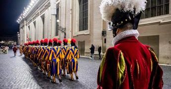 Benedetto XVI, Papa Francesco presiederà i funerali giovedì