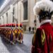 Benedetto XVI, Papa Francesco presiederà i funerali giovedì