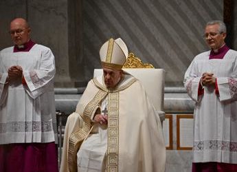Benedetto XVI, l’omaggio del Papa: “Persona nobile e gentile”