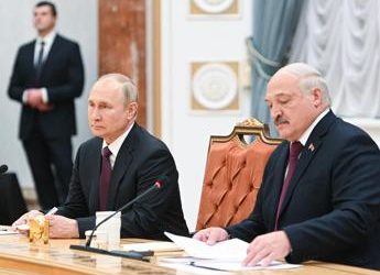 Bielorussia, Lukashenko: “Da oggi dispiegati missili S-400 e Iskander”