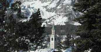 Capodanno, tutto esaurito a Cortina: si brinda e si scia guardando alle prossime Olimpiadi