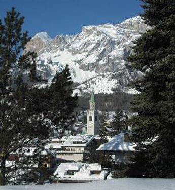 Capodanno, tutto esaurito a Cortina: si brinda e si scia guardando alle prossime Olimpiadi