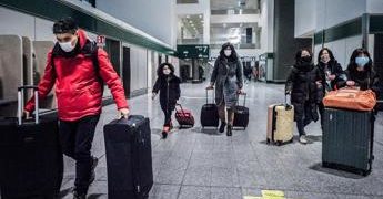 Covid, obbligo tampone per arrivi da Cina: “Serve raccordo Ue”