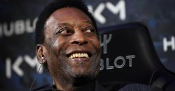 E’ morto Pelé, addio al monumento del calcio