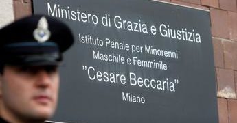 Evasione Beccaria, rientra in carcere uno degli evasi: 4 ancora in fuga