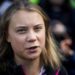 Greta Thunberg si diploma: “Niente più scioperi per l’ambiente”