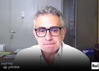 Influenza, Pregliasco: “Rischio 20mila morti, no a cena Natale se raffreddati”