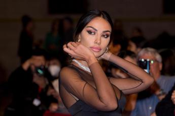 Madalina Ghenea derubata a Fiumicino, via il trolley con i gioielli