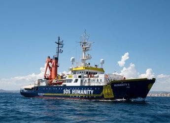 Migranti, porto sicuro in Italia a 3 navi Ong