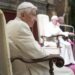 Morte Ratzinger, quando Francesco ricordò: “Mi diede scatola con casi corruzione e disse ‘ora tocca a te'”