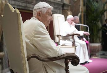 Morte Ratzinger, quando Francesco ricordò: “Mi diede scatola con casi corruzione e disse ‘ora tocca a te'”