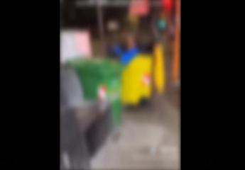 Napoli, chiudono uomo in cassonetto e lo rovesciano – Video