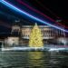 Natale a Roma, accesi l’albero di piazza Venezia e le luminarie in via del Corso