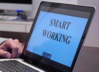 Pa, Zangrillo: “Controlli su rendimento di chi è in smart working”