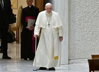 Papa: “Viviamo la terza guerra mondiale, siamo pazzi”