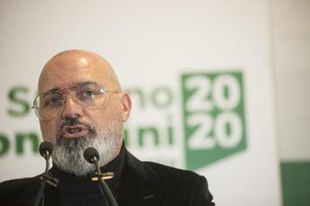 Pd, Bonaccini: “Renziano? Lasciai segreteria subito, candidatura in Emilia da Bersani”