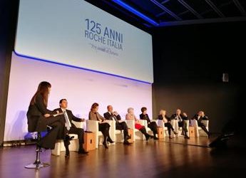 Roche celebra 125 anni in Italia con ‘3 secoli di futuro’