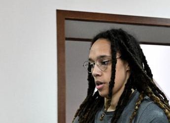 Russia, liberata Brittney Griner. Biden: “Sta bene, torna a casa” – Video