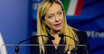 Sondaggi politici: Fdi sempre oltre il 30%, M5S sale, Pd in calo