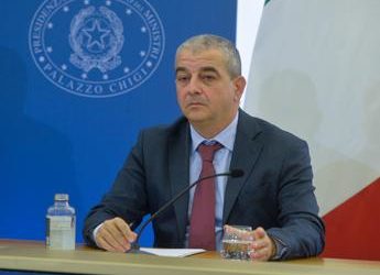 Superbonus, Fazzolari: “Niente proroga, a lavoro su crediti”