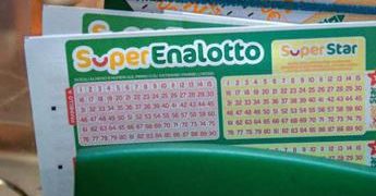 Superenalotto, numeri estrazione vincente oggi 27 dicembre 2022
