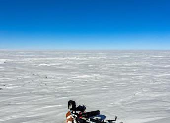 Traversata dell’Antartide rimandata per l’ultracyclist Omar Di Felice: “Gravi problemi personali”
