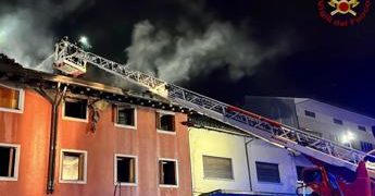 Udine, incendio in comunità per ragazzi: morto 17enne
