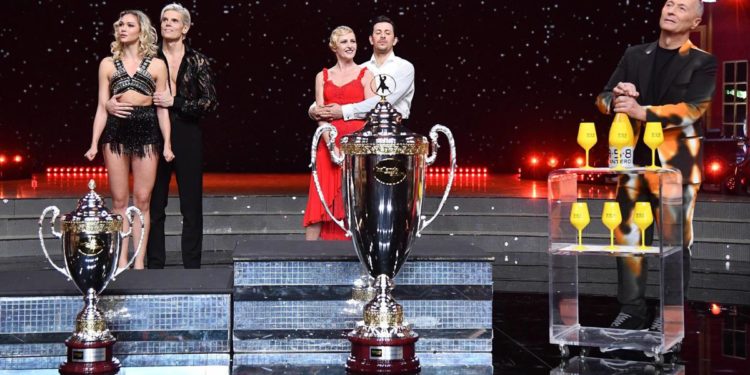 Ascolti tv, ‘Ballando con le Stelle’ vince prima serata con il 30% share