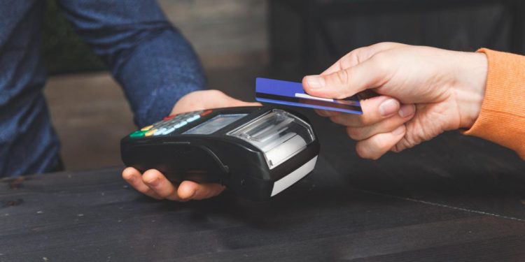 Manovra 2023, salta norma su Pos e Reddito cittadinanza ridotto: le novità