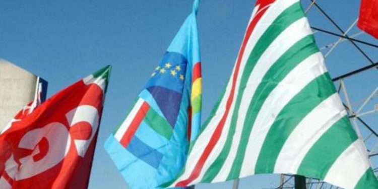 Manovra 2023, pronto emendamento sindacati per stop flat tax e condoni