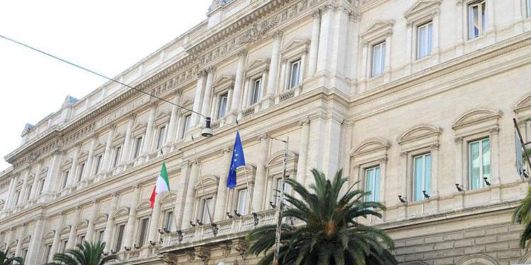 Tetto contante, Bankitalia: “Soglie più alte favoriscono evasione”