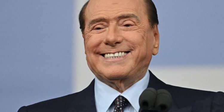 Berlusconi: “Monza? Battuta da spogliatoio, chi critica privo di humor”
