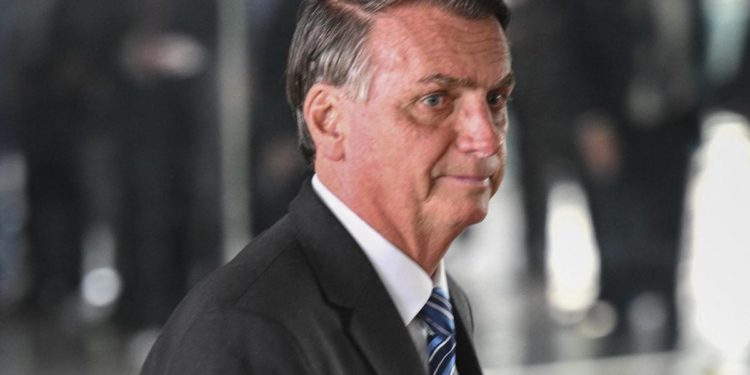 Brasile, Bolsonaro vola negli Usa: non sarà a insediamento Lula