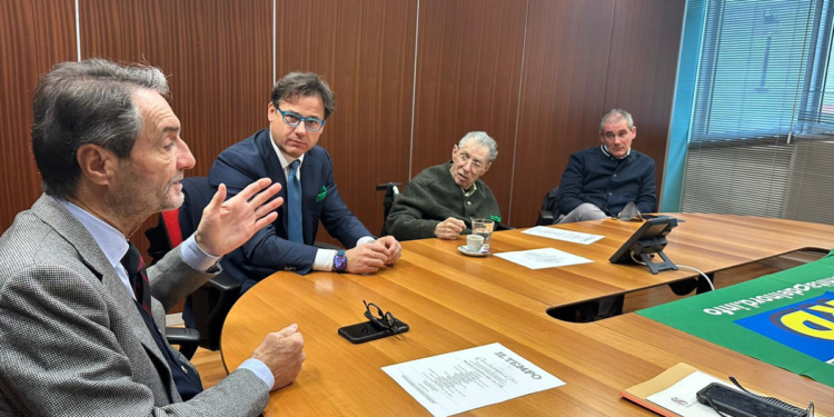 Bossi in pressing su Fontana: “Dica se vuole i voti del Comitato Nord”