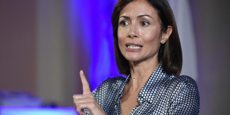 Covid Cina, Carfagna: “Obbligo tampone scelta severa che desta allarme”