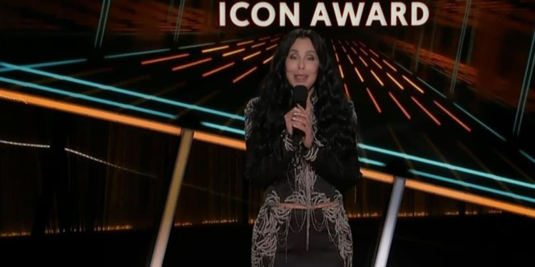 Cher, l’annuncio su Twitter: “Mamma se ne è andata”