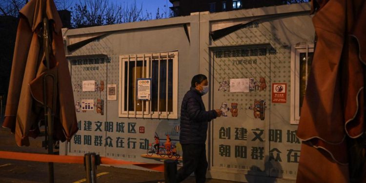 Covid Cina, su i contagi ma meno restrizioni